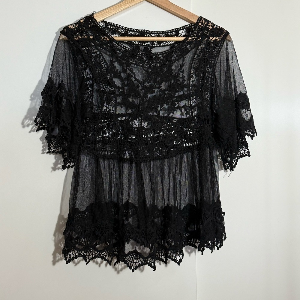 Women’s Black crocheted laced sheer whimsical whimsy Goth bohemian Y2K top s-M